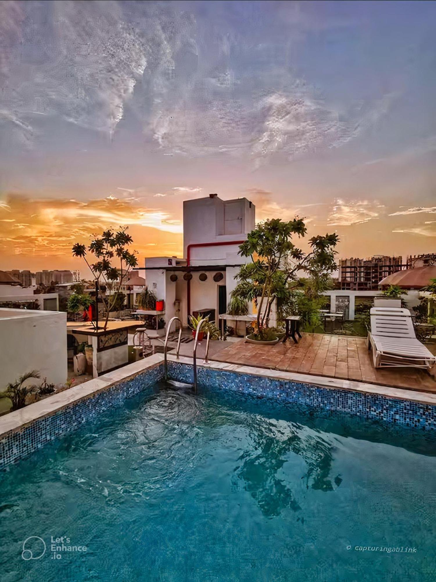 Hotel Sahibs Lighthouse - Swimming Pool 阿格拉 外观 照片
